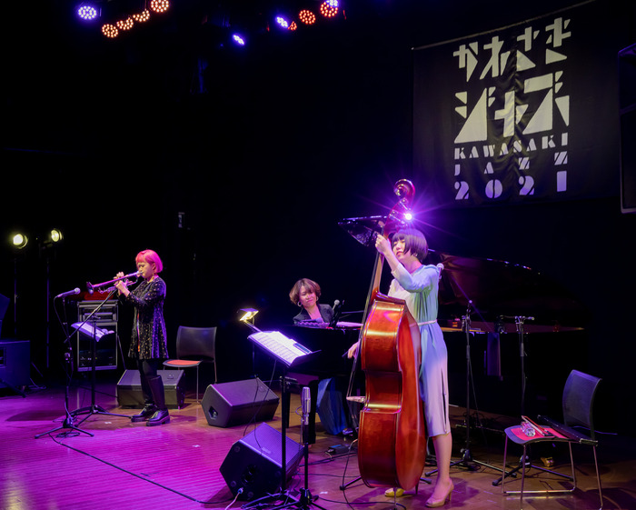 ThreeMuses11102101S.jpg