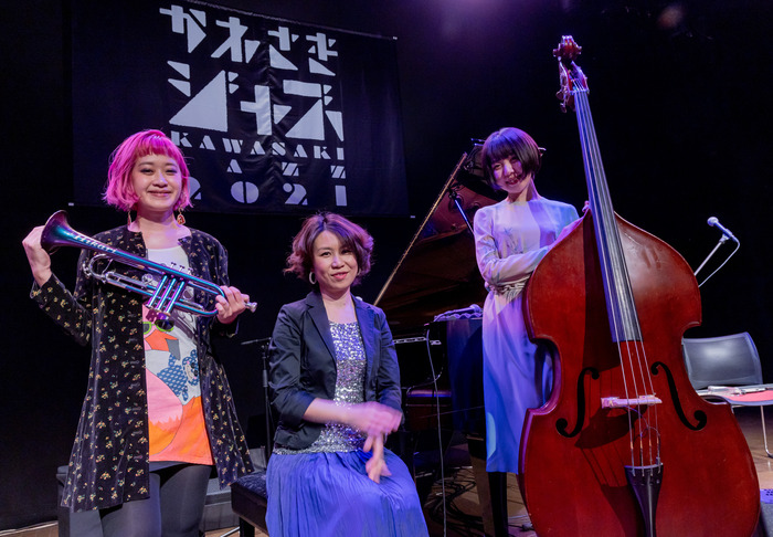 ThreeMuses11102104S.jpg